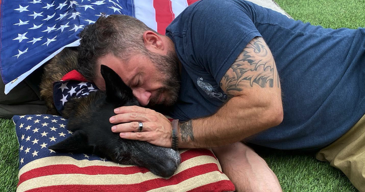 Navy SEAL Says Goodbye To His Dying K9 Partner And Cuddles Him In His Last Moments